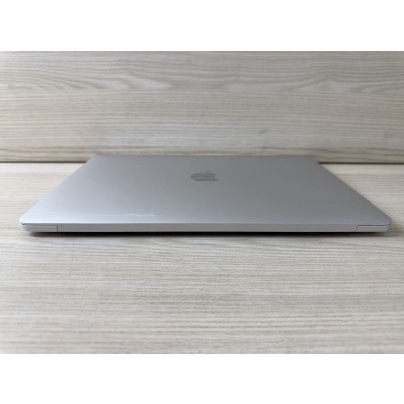 MacBook Pro 13 2020 Silver i5 2ghz 16/512